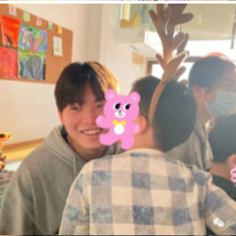 与友爱之人,行有爱之事